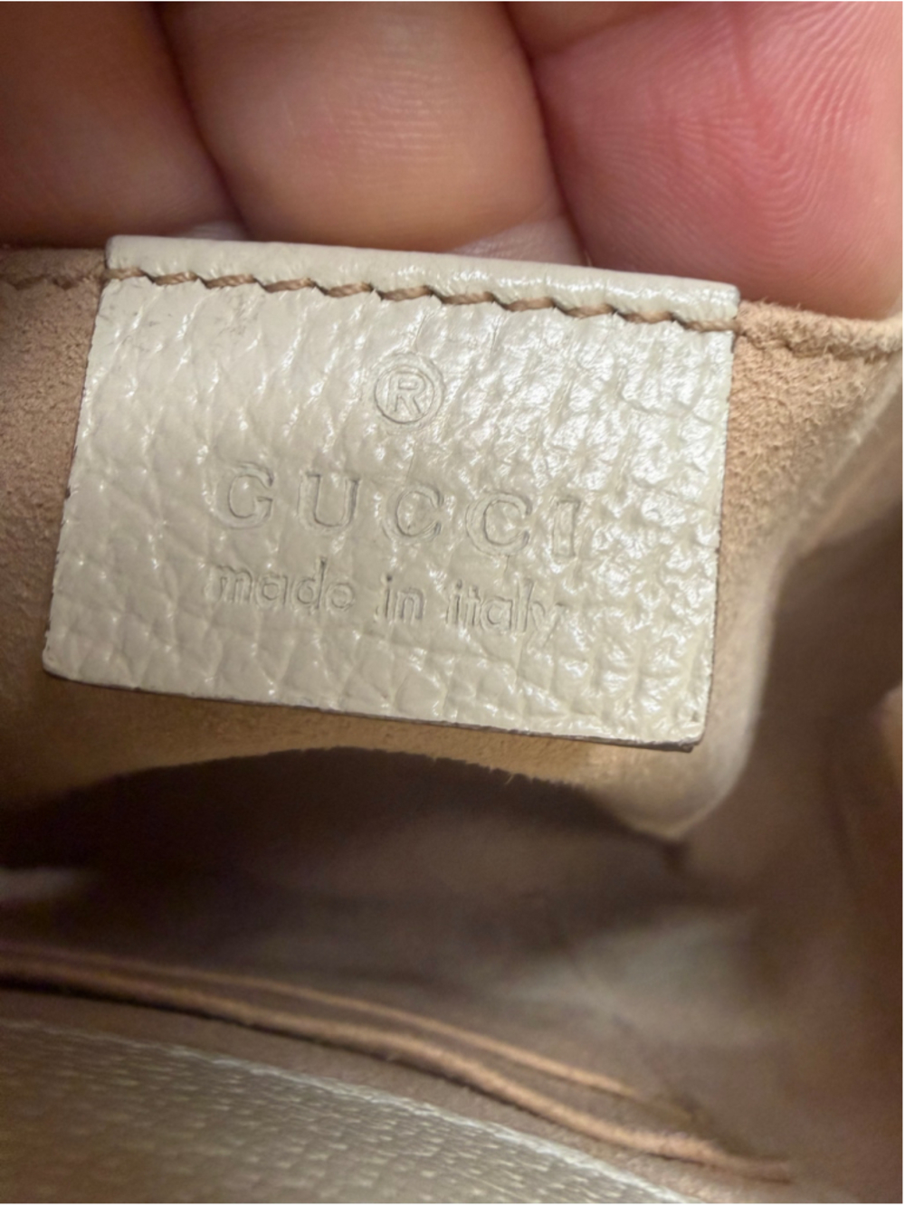 Women's Gucci Winter White Leather Bucket Bag, One Size - Picture 9 of 13